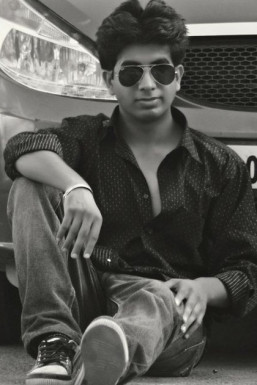 PARTH AHUJA - Model in Mumbai | www.dazzlerr.com