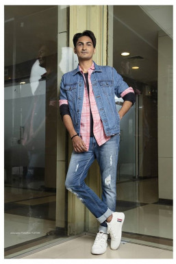 Akassh S Lakhaani - Model in Mumbai | www.dazzlerr.com