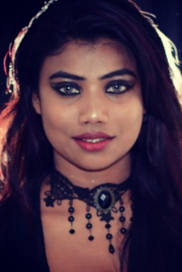 Priyanka - Model in Mumbai | www.dazzlerr.com