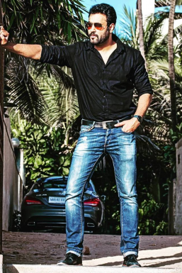 SAIF MOIN KHAN - Model in Mumbai | www.dazzlerr.com