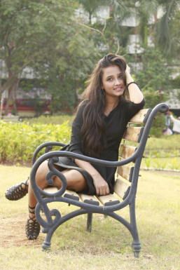 Sakshi Sanjiv More - Model in Mumbai | www.dazzlerr.com