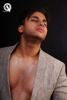 Gaurav Srivastava - Model in Mumbai | www.dazzlerr.com