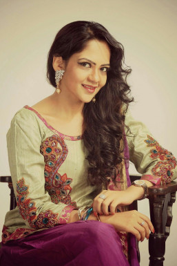Aneri Shah - Model in Mumbai | www.dazzlerr.com