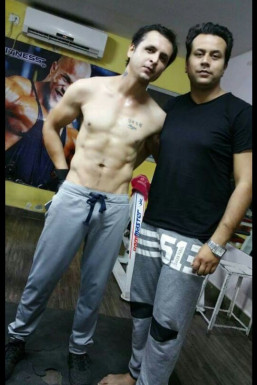 Puneet Nijhawan - Model in Mumbai | www.dazzlerr.com