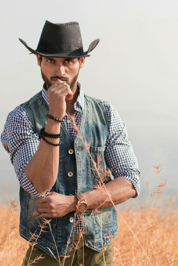 Wasim Khan - Model in Mumbai | www.dazzlerr.com
