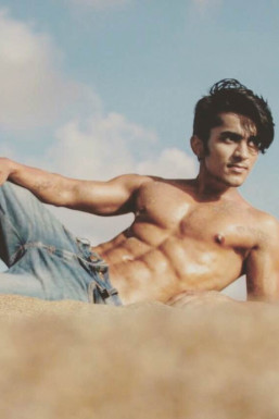 Garry S Kumaar - Model in Mumbai | www.dazzlerr.com