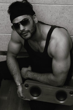 Raghu Raja - Model in Mumbai | www.dazzlerr.com