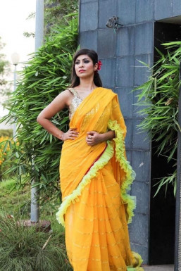 Shivani Kundnani - Model in Mumbai | www.dazzlerr.com