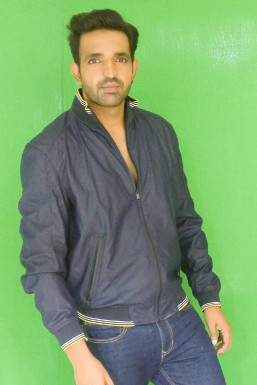 Varun Suri - Model in Delhi | www.dazzlerr.com