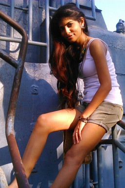 Aditi Sharma - Model in Mumbai | www.dazzlerr.com
