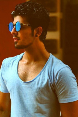 Rohit Waikos - Model in Mumbai | www.dazzlerr.com