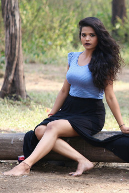 Ritu - Model in Mumbai | www.dazzlerr.com