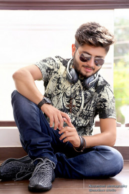 Yash Baru - Model in Mumbai | www.dazzlerr.com