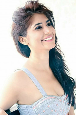 Geeta - Model in Mumbai | www.dazzlerr.com