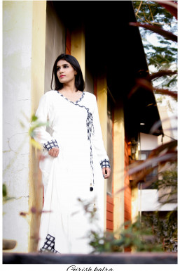 Shruti - Model in Mumbai | www.dazzlerr.com