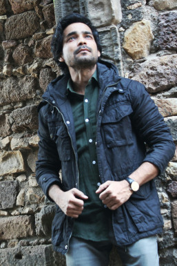 Viraj Gaur - Actor in Mumbai | www.dazzlerr.com