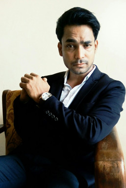 Viraj Gaur - Actor in Mumbai | www.dazzlerr.com