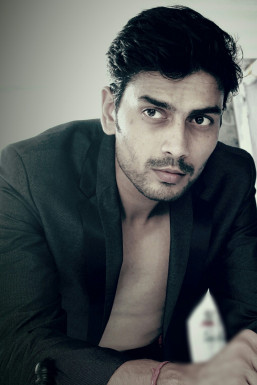 Ashish Purohit - Model in Mumbai | www.dazzlerr.com