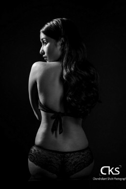 Violina - Model in Mumbai | www.dazzlerr.com