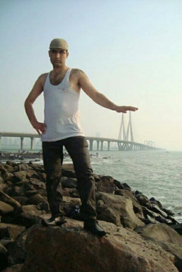 Dr Mukhtar Bhat - Model in Mumbai | www.dazzlerr.com