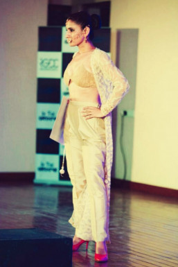 Dipika Pandey - Model in Mumbai | www.dazzlerr.com