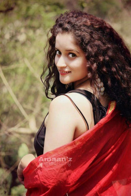 Akanksha Juyal - Model in Mumbai | www.dazzlerr.com