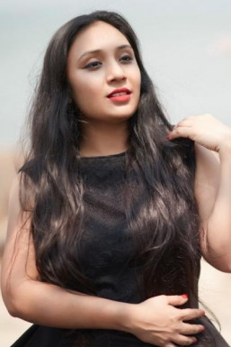 Dhanvi - Model in Mumbai | www.dazzlerr.com