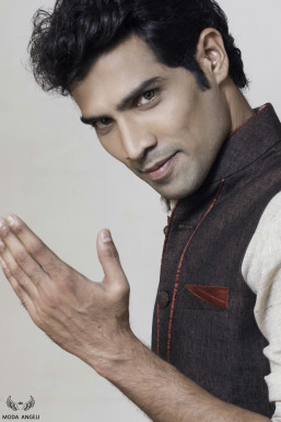 Rajveer Singh - Model in Mumbai | www.dazzlerr.com