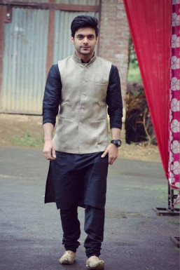 Rustam Tomar - Model in Ambala | www.dazzlerr.com