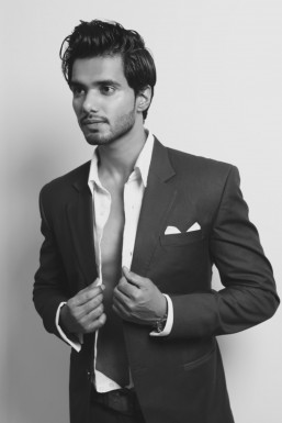 Yusuf Khan - Model in Mumbai | www.dazzlerr.com