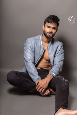 Shubham Mantri - Model in Mumbai | www.dazzlerr.com