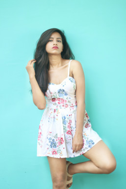 Pooja Singh - Model in Mumbai | www.dazzlerr.com