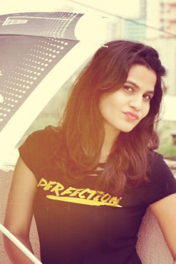 Shrestha Shandilya - Model in Mumbai | www.dazzlerr.com