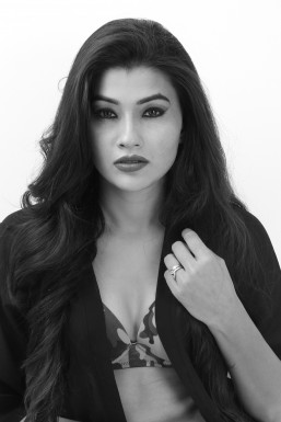 Roshi Jain - Model in Mumbai | www.dazzlerr.com