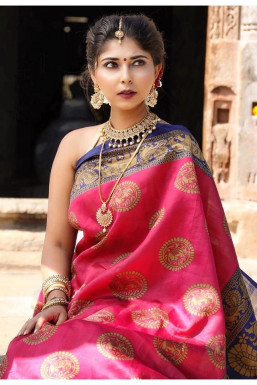 Tanvi Sinha - Model in Mumbai | www.dazzlerr.com