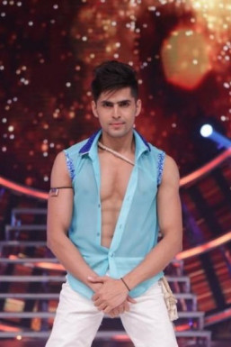 Tarun Nihalani - Dancer in Mumbai | www.dazzlerr.com