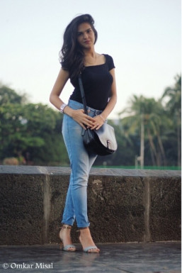 Abhilasha Singh - Model in Mumbai | www.dazzlerr.com