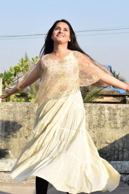 Kavita - Model in Mumbai | www.dazzlerr.com