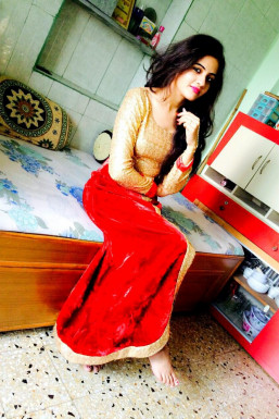 Priya Kalor - Model in Mumbai | www.dazzlerr.com