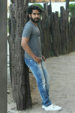 Sanjay - Model in Mumbai | www.dazzlerr.com