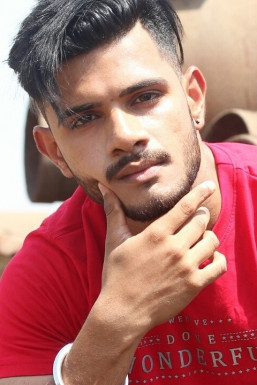 Brijesh - Model in Mumbai | www.dazzlerr.com