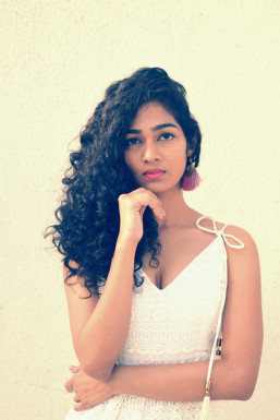 Alvina - Model in Mumbai | www.dazzlerr.com