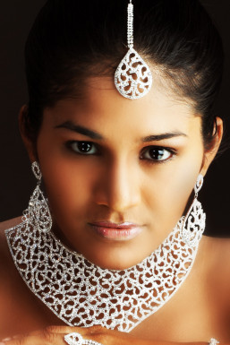 Amita Vishnu - Model in Mumbai | www.dazzlerr.com