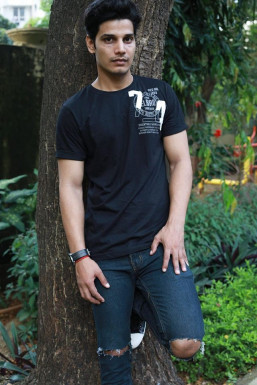 Ravi Anand - Model in Mumbai | www.dazzlerr.com