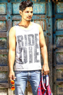Ravi Anand - Model in Mumbai | www.dazzlerr.com