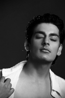 Ayush Khanna - Model in Delhi | www.dazzlerr.com