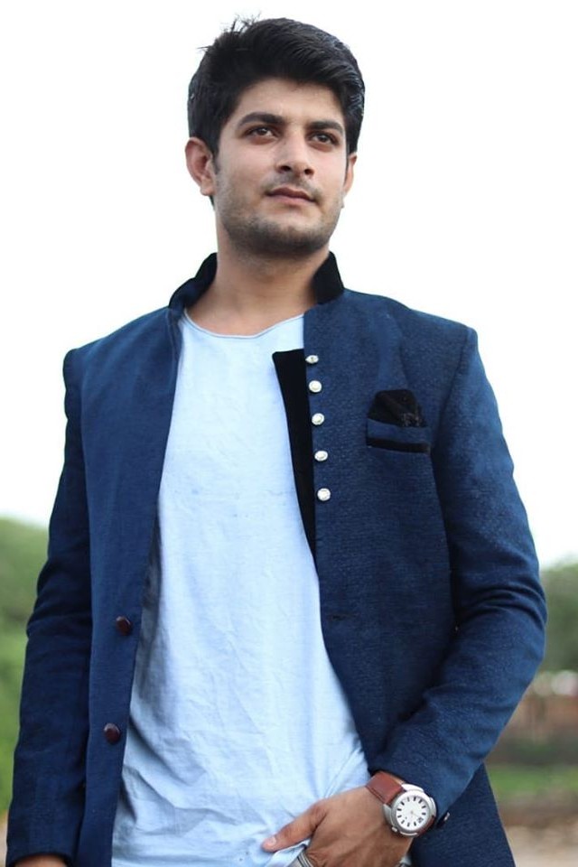 Suraj Bhardwaj - Actor in Mumbai | www.dazzlerr.com