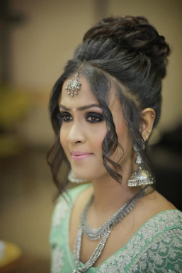 Deepti Nathe - Makeup Artist in Mumbai | www.dazzlerr.com