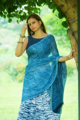 Poonam Raina - Model in S.A.S. Nagar (Mohali) | www.dazzlerr.com