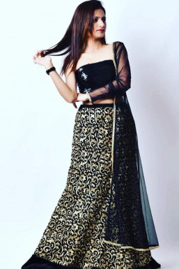 Deepmala Malhotra - Model in Delhi | www.dazzlerr.com